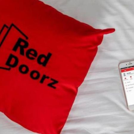 Reddoorz Near Plaza Atrium Senen Jacarta Exterior foto