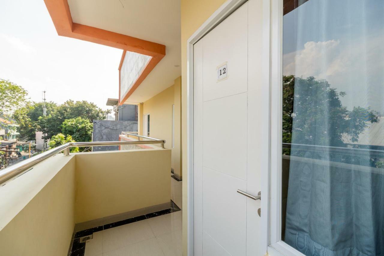 Reddoorz Near Plaza Atrium Senen Jacarta Exterior foto