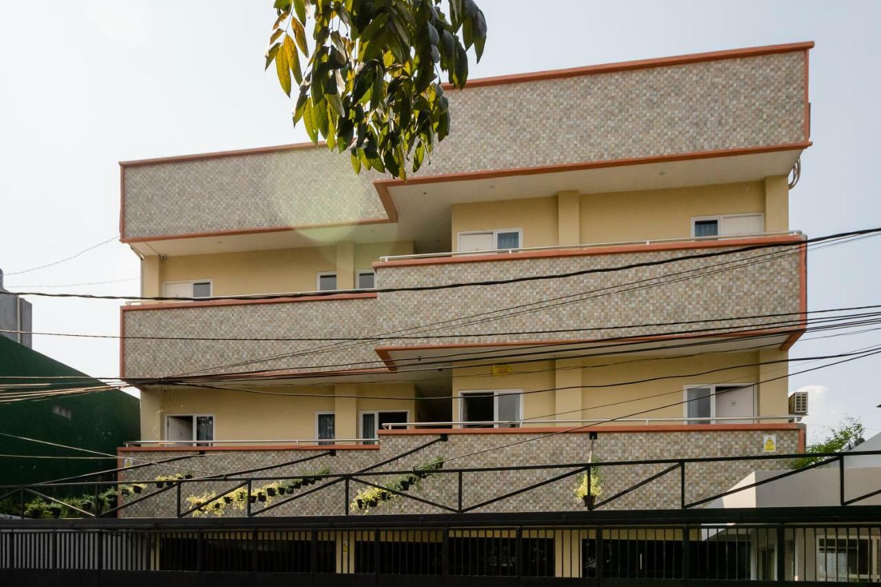 Reddoorz Near Plaza Atrium Senen Jacarta Exterior foto