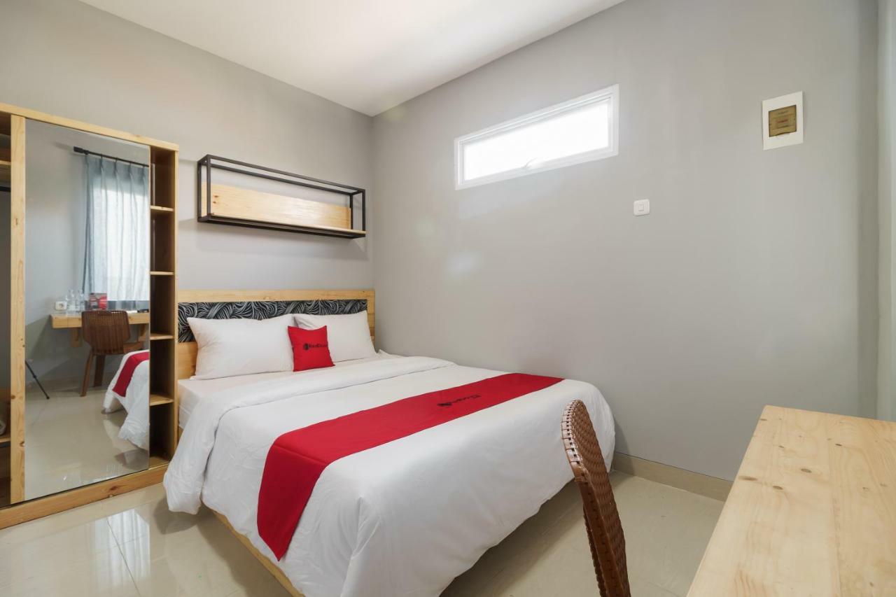 Reddoorz Near Plaza Atrium Senen Jacarta Exterior foto