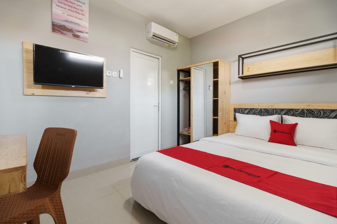 Reddoorz Near Plaza Atrium Senen Jacarta Exterior foto